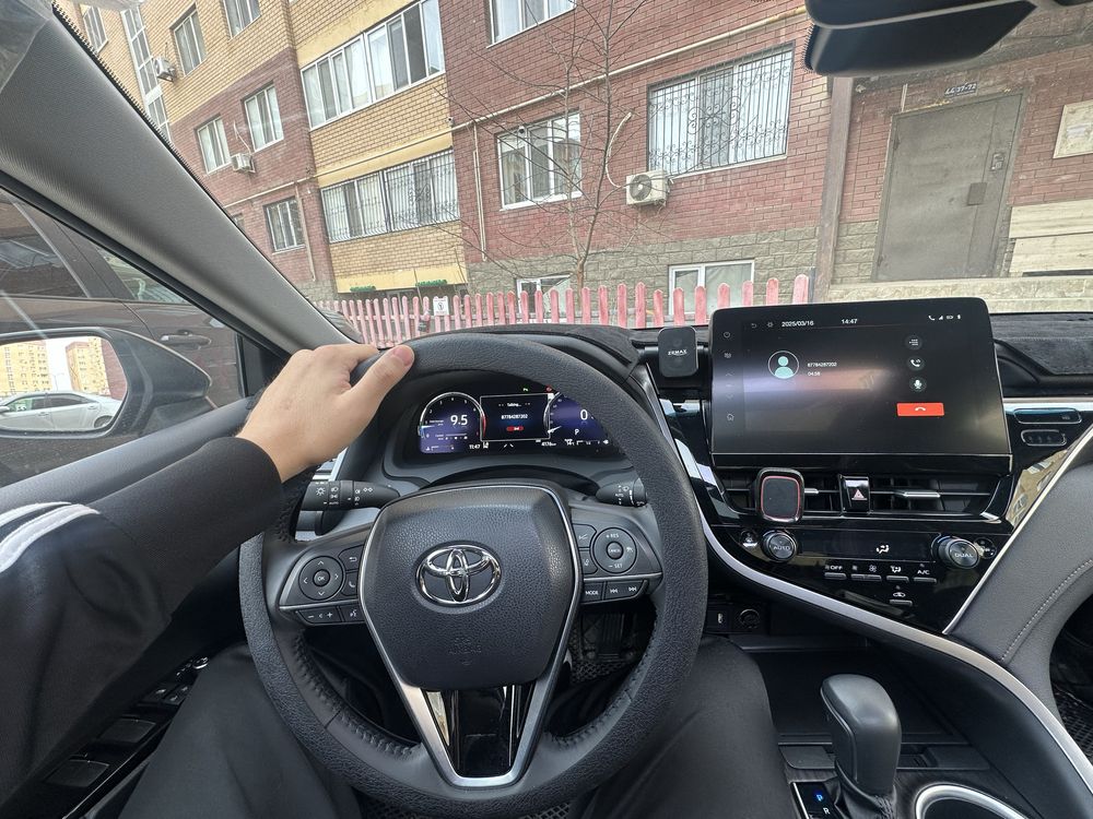 Toyota camry 75 2023