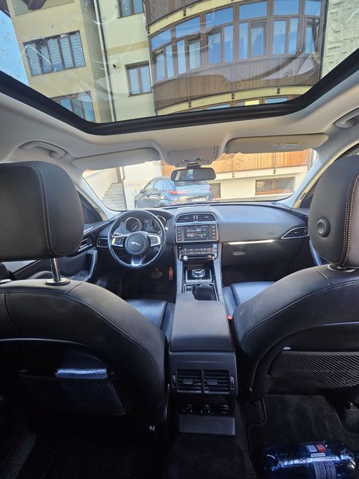 jaguar f-pace motor 2l 150cp Euro 6 2017 fara variante