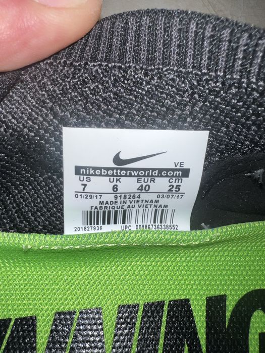 Маратонки NIKE  -