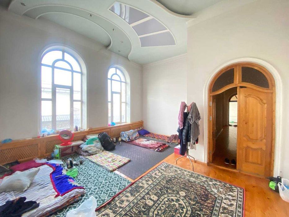 продам дом Алмазарский район, махалла Майкурган 8 соток, фасад 22 м.