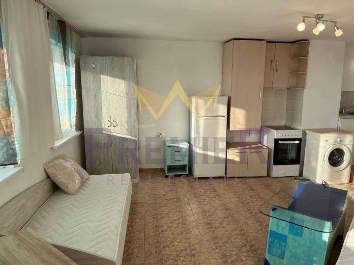 Дава се под наем Едностаен апартамент в Варна, Левски - 41 кв.м за 306 € - Снимка #3