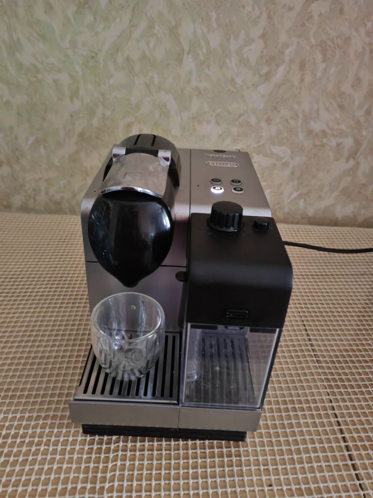 Delonghi EN520. S Nespresso Latissima