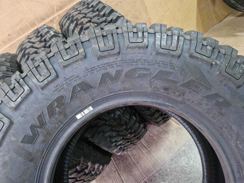 4 Goodyear R16 235/85
нови летни гуми DOT4921