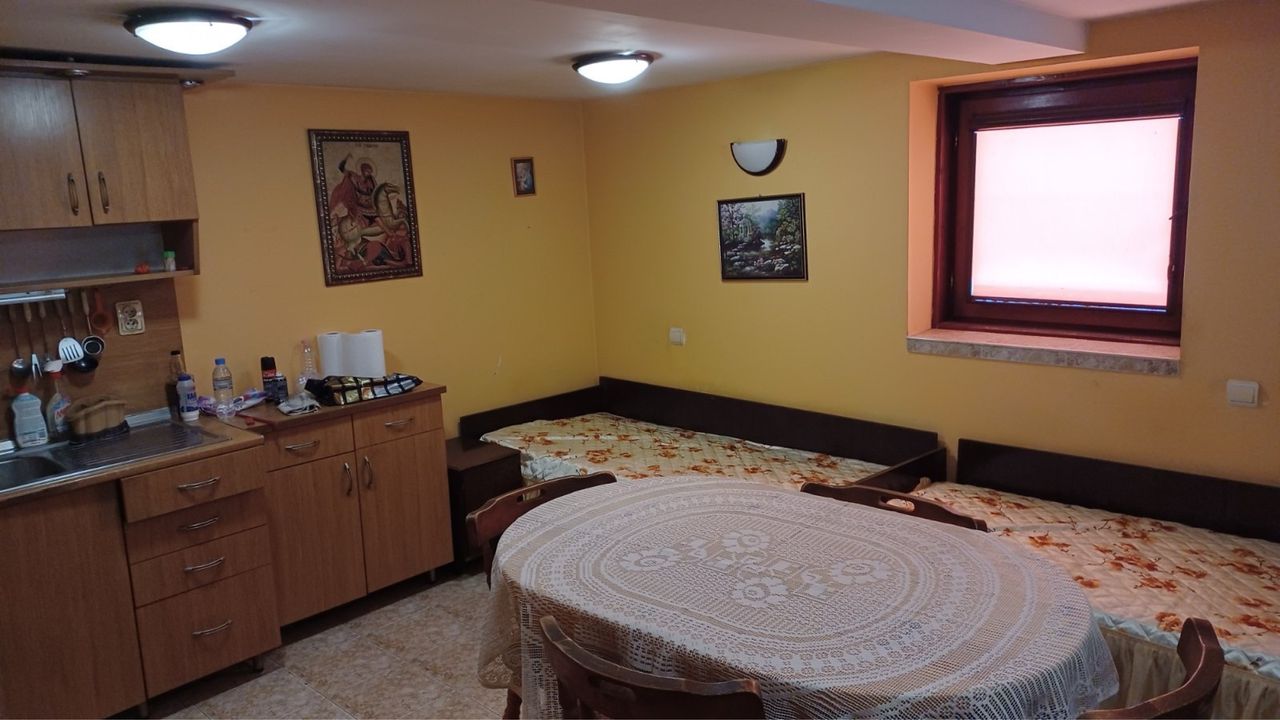 Продава се Къща в Плевен, Идеален център - 300 кв.м за 80 €/кв.м - Снимка #5