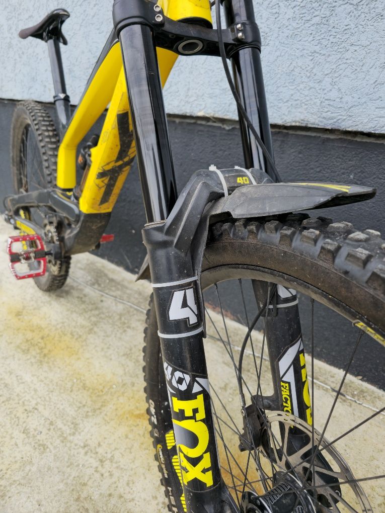 Продавам YT Tues 2019