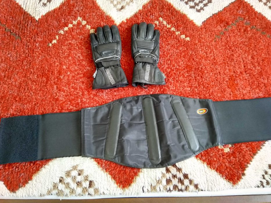 Каска Shark, мото панталон 2, яке 3, ръкавици,колан, дъждобран, чанта.