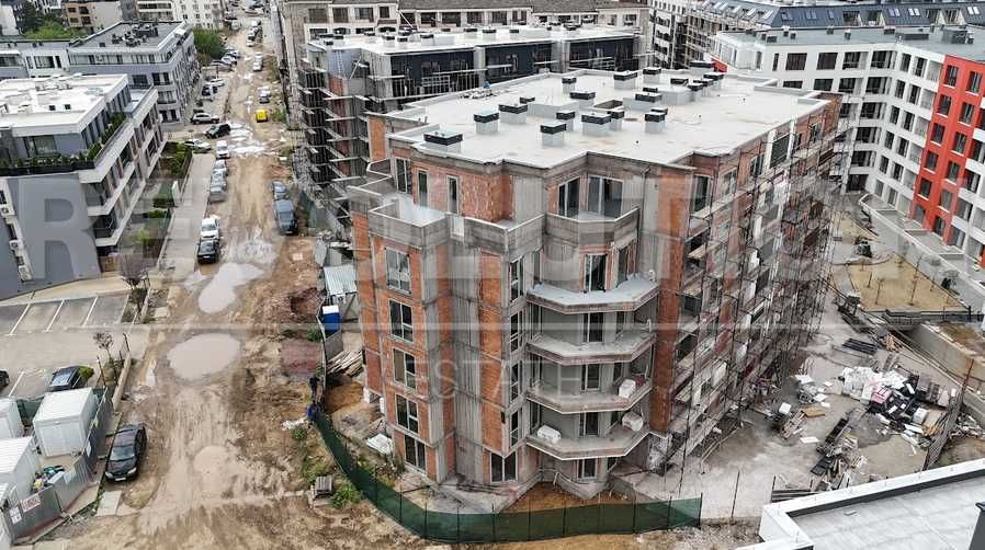 Продава се Двустаен апартамент в София, Малинова долина - 81 кв.м за 1605 €/кв.м - Снимка #1