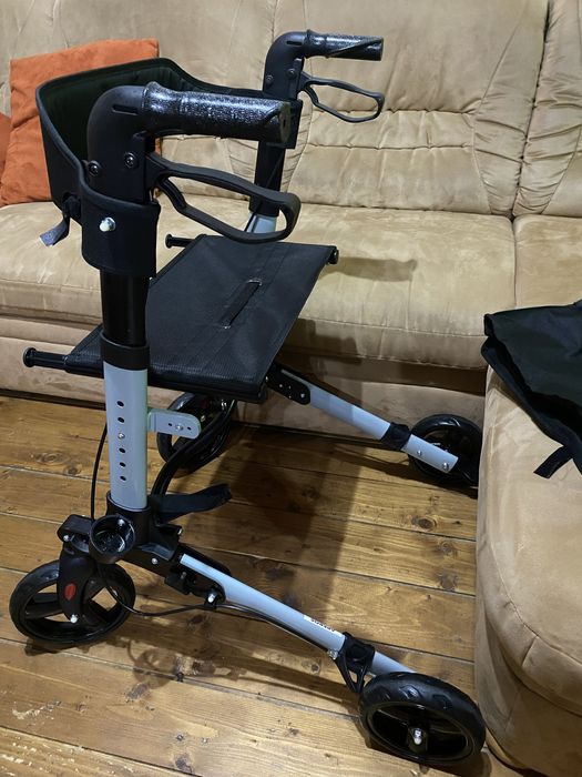 Rollator  “Arebos”