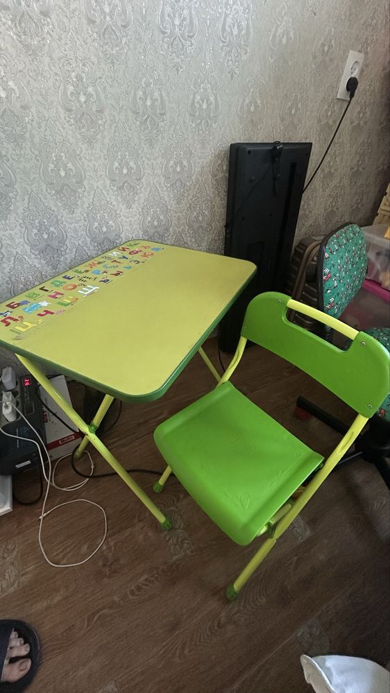 Детский стол и стул