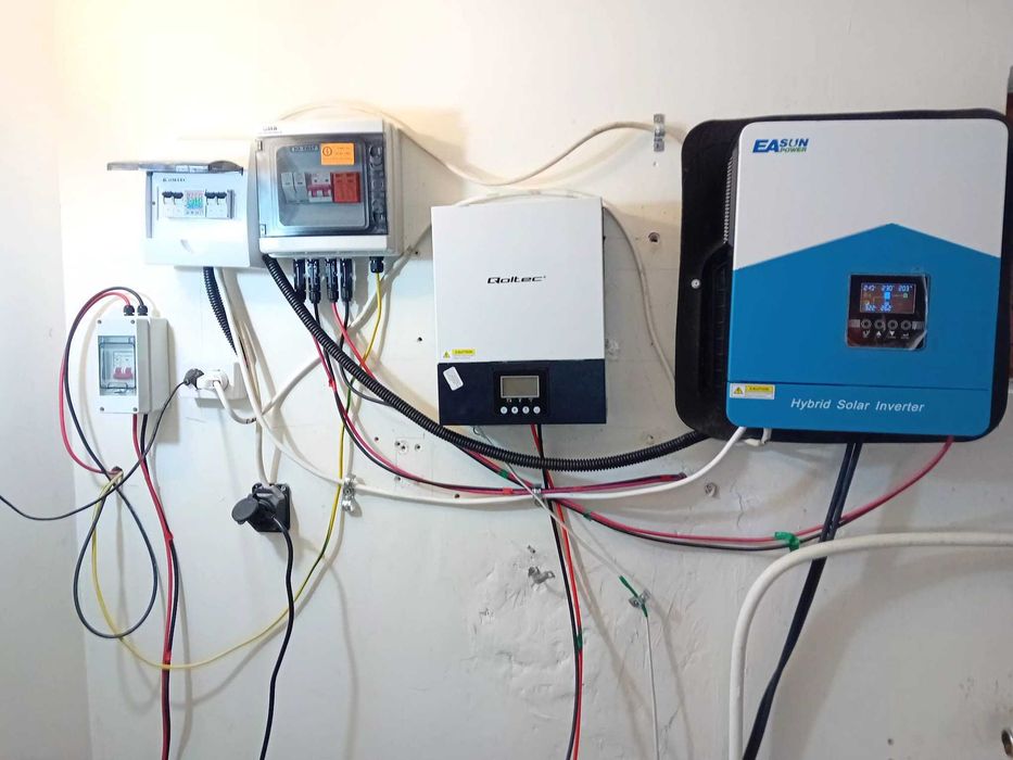 Inverter Solar, in Garantie, Qoltec, 53876, 3000Va/2400W,