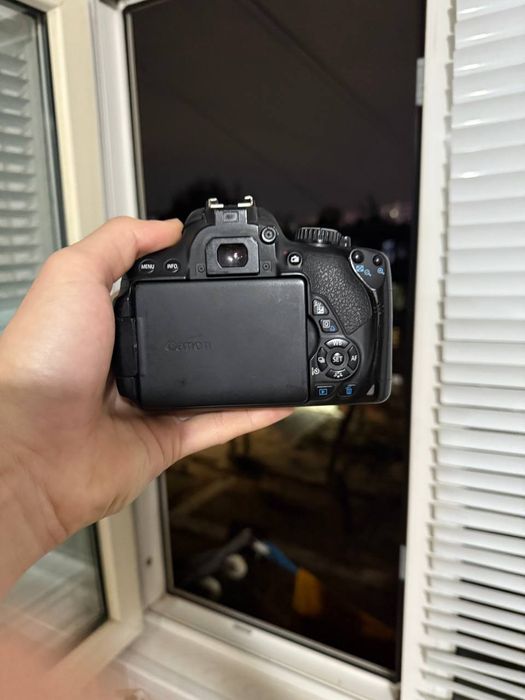 Продаю камеру Canon 650D