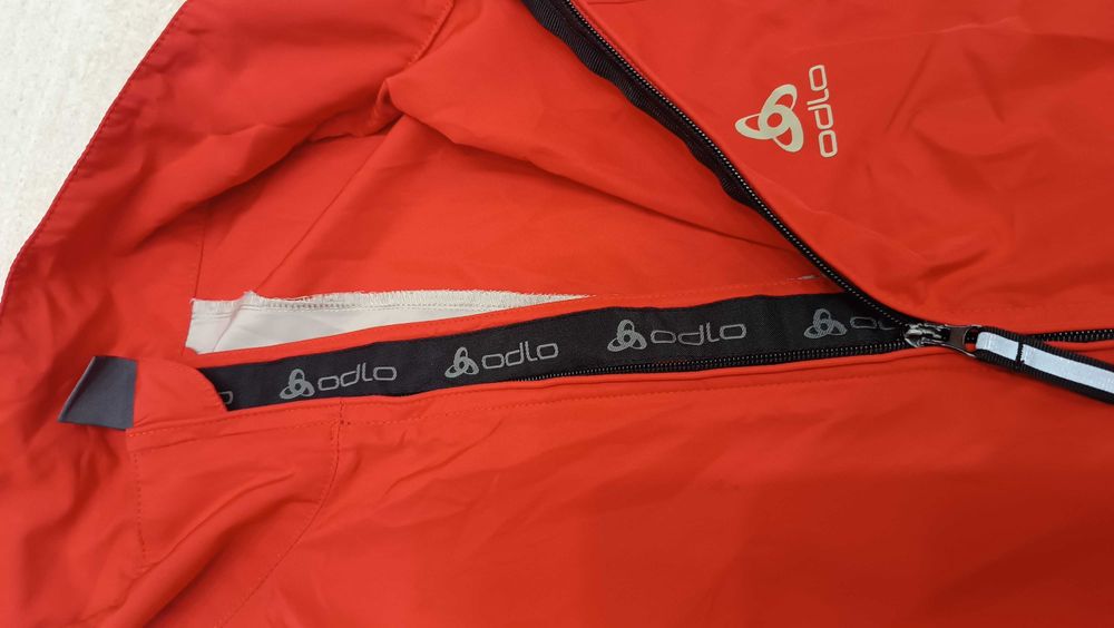 Елек ODLO eлече ветровка яке
