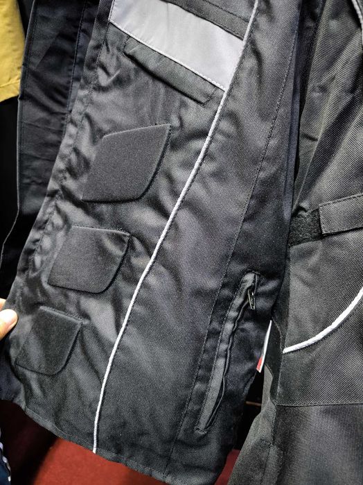 Geaca moto de iarna NOUA, protectii umeri coate si spate impermeabila