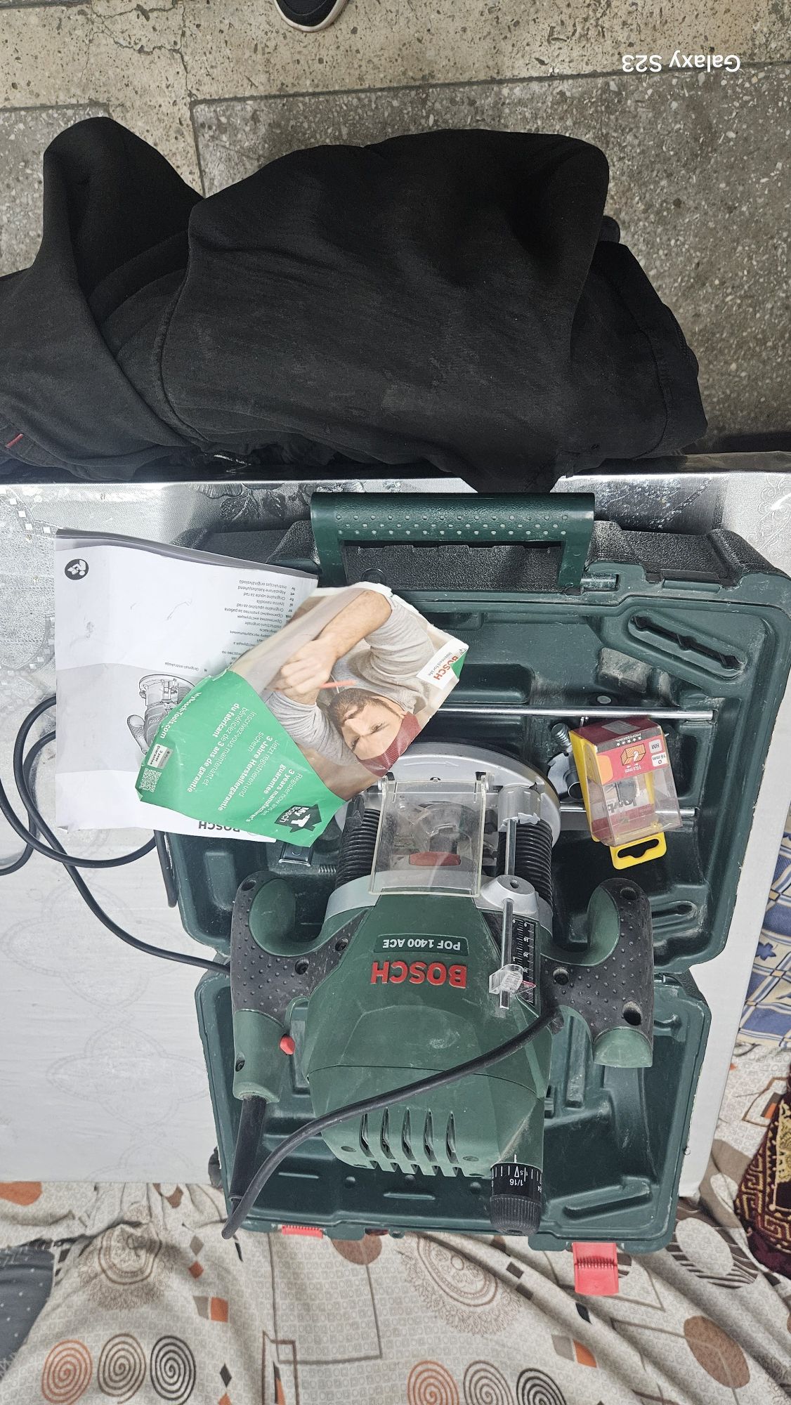 BOSCH фрезер..продается