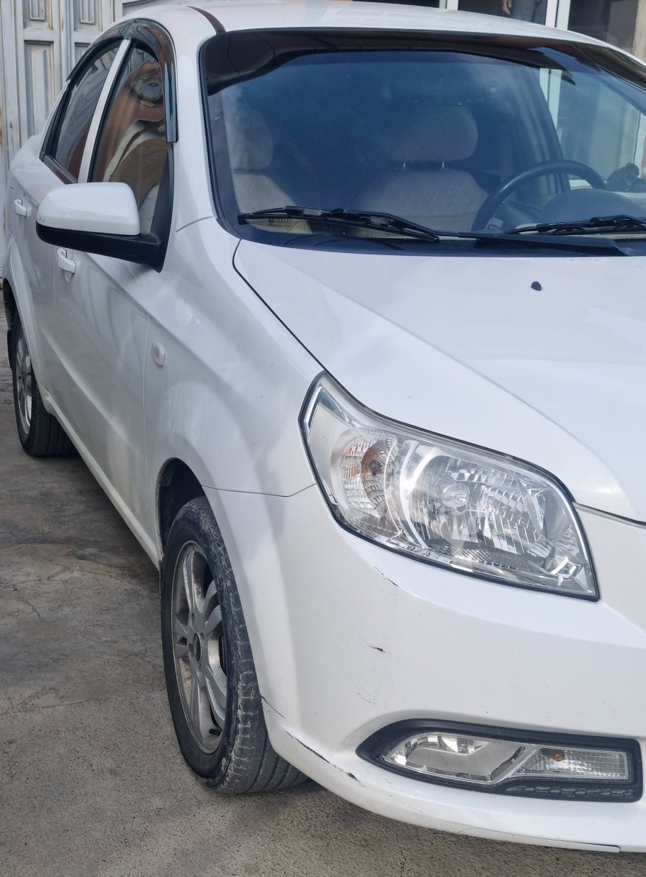 Автомабил нексия 3