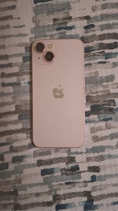 iPhone 13 Pink Отлично състояние Пълен комплект 12 кейса и адаптер