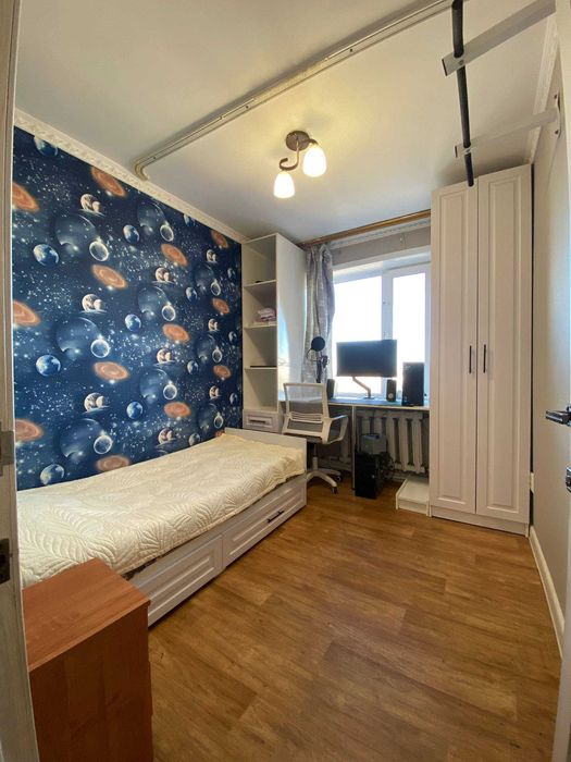 Продам 4х, УП, 8 мкр. 4 этаж