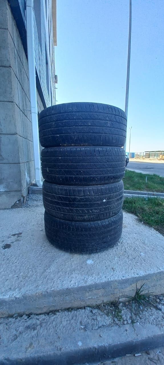 Продам авто шины в отличном состоянии