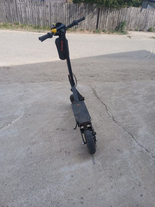 Vând urgent!!Trotineta kukirin g2