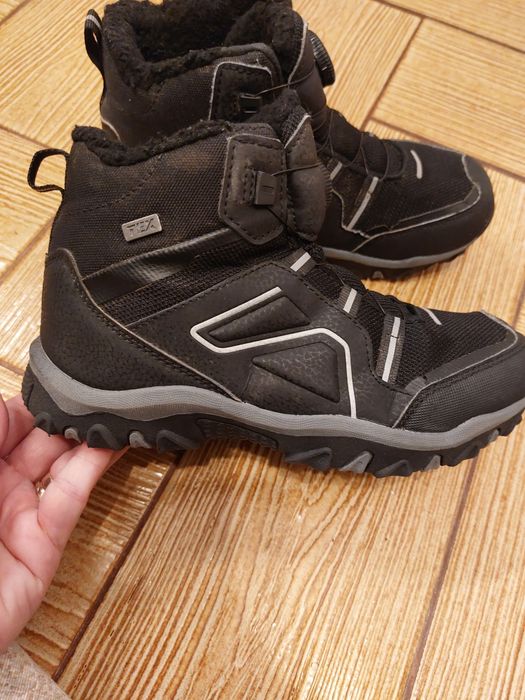 Ghete mărime 34. Impermeabile