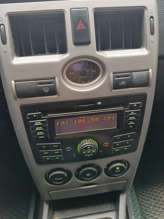 Панель магнитафона сатылады жағдайы жақсы Заводской магнитофон Блютоз