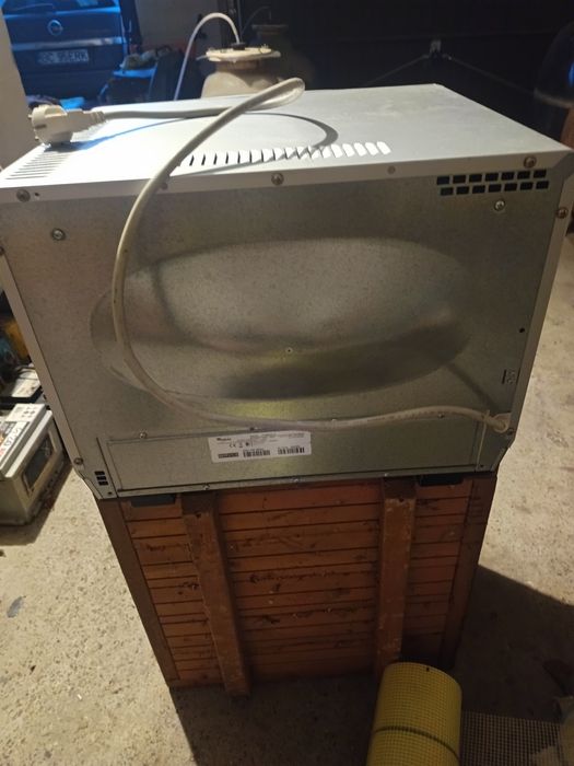 Cuptor microunde nou profesional cu grill, whirlpool jt356 cu display.