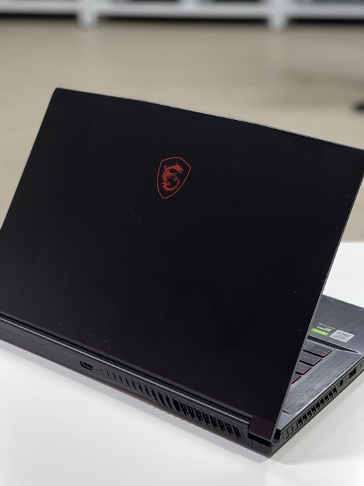 Продается ноутбук MSI