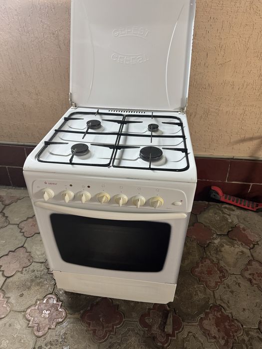 Газовая плита с электрической духовкой