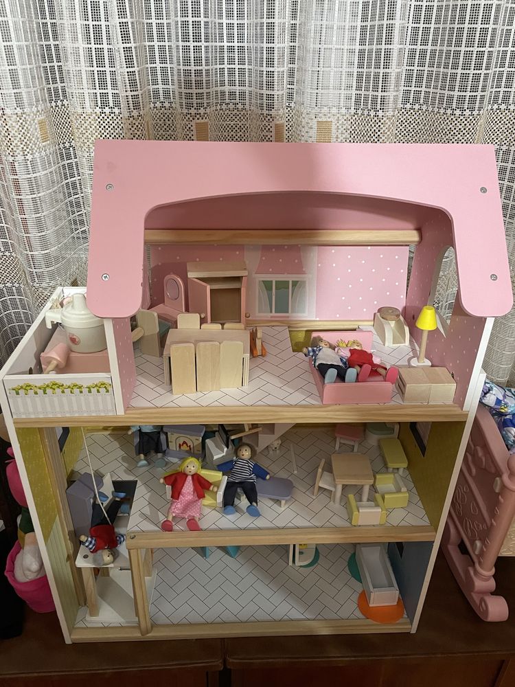 Къща за кукли в комплект с аксесоари