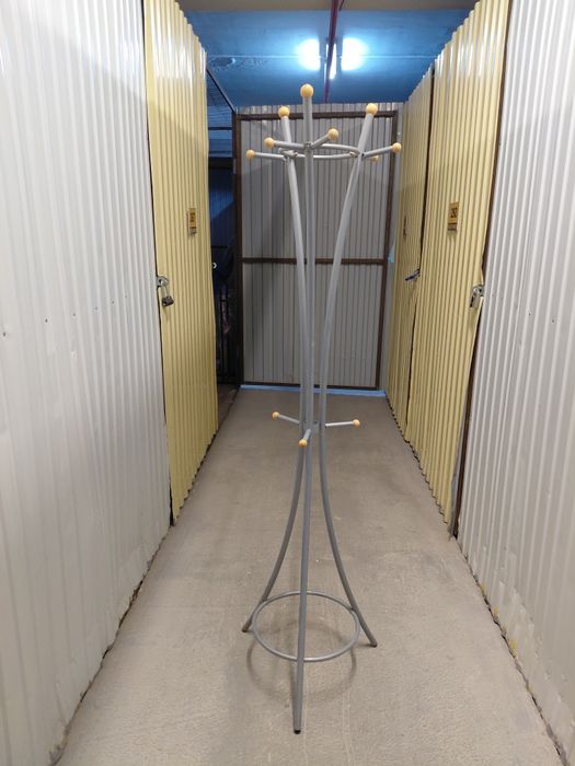 Продам вешалку для прихожей в отличном состоянии