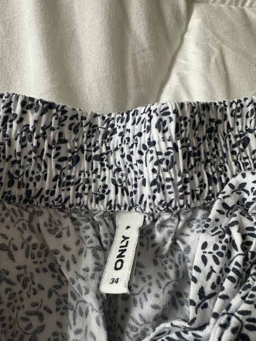 Синьо-бял панталон