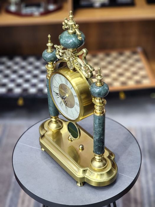 Серьёзно мурской падарок настольный Часы