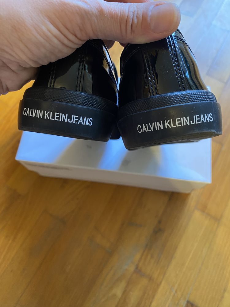 Tenisi Kalvin Klein 38-39