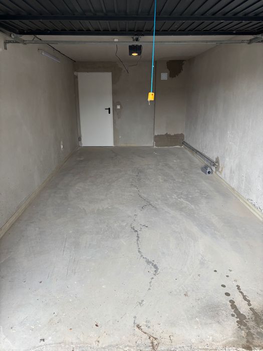 Гараж под наем кв. Малинова долина