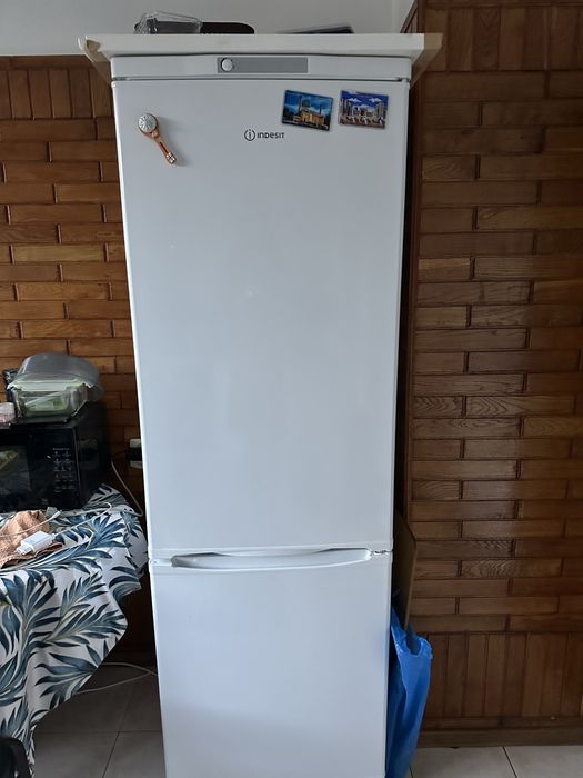 Холодильник Indesit