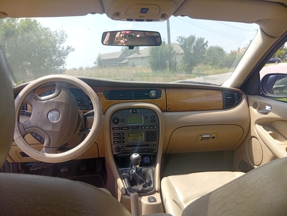 Pentru dezmembrări, Jaguar x type!