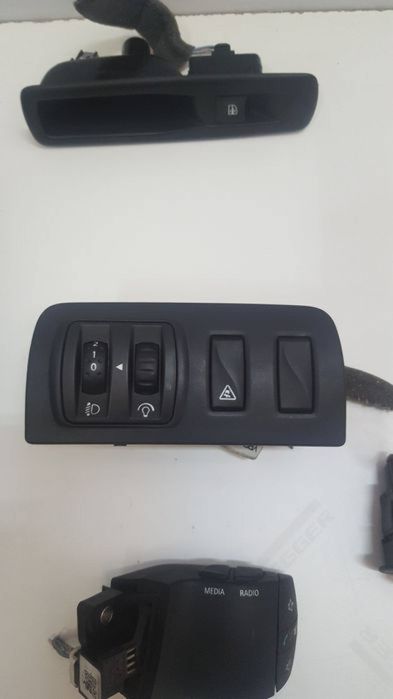 Consola butoane geam comenzi cd-player media lumini Renault Megane 3