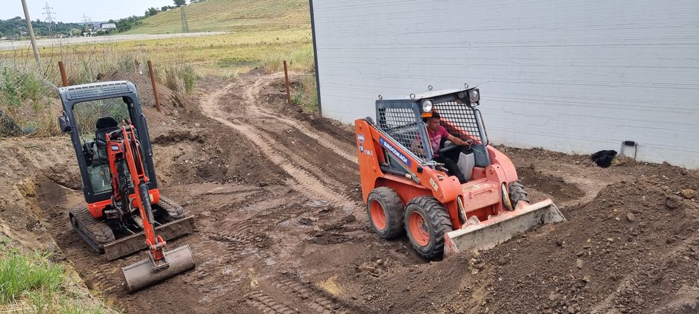 Inchirieri Mini excavator Bobcat miniexcavator miniîncarcător  bob cat