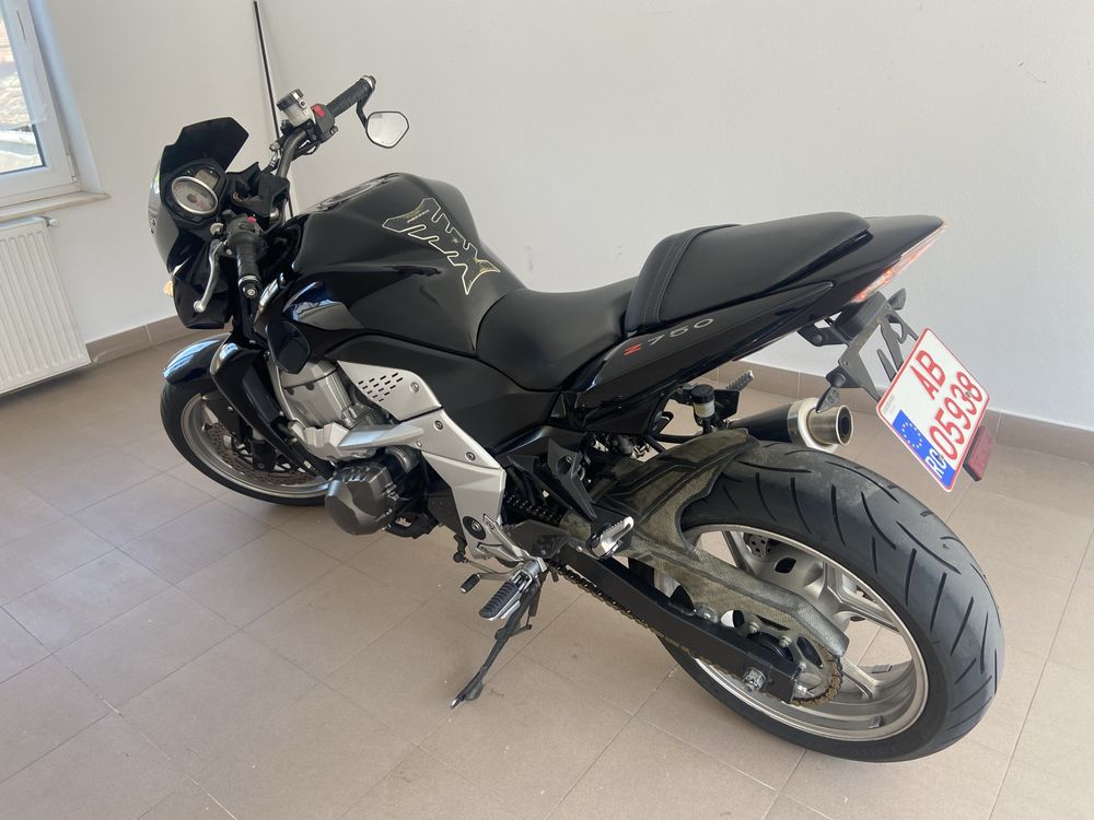 Moto Kawasaki Z750