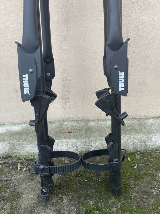 Suporti Bicicleta Thule si Barca . 2 Buc