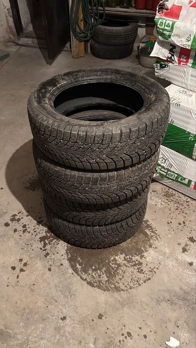 Зимние резины 215/55/17