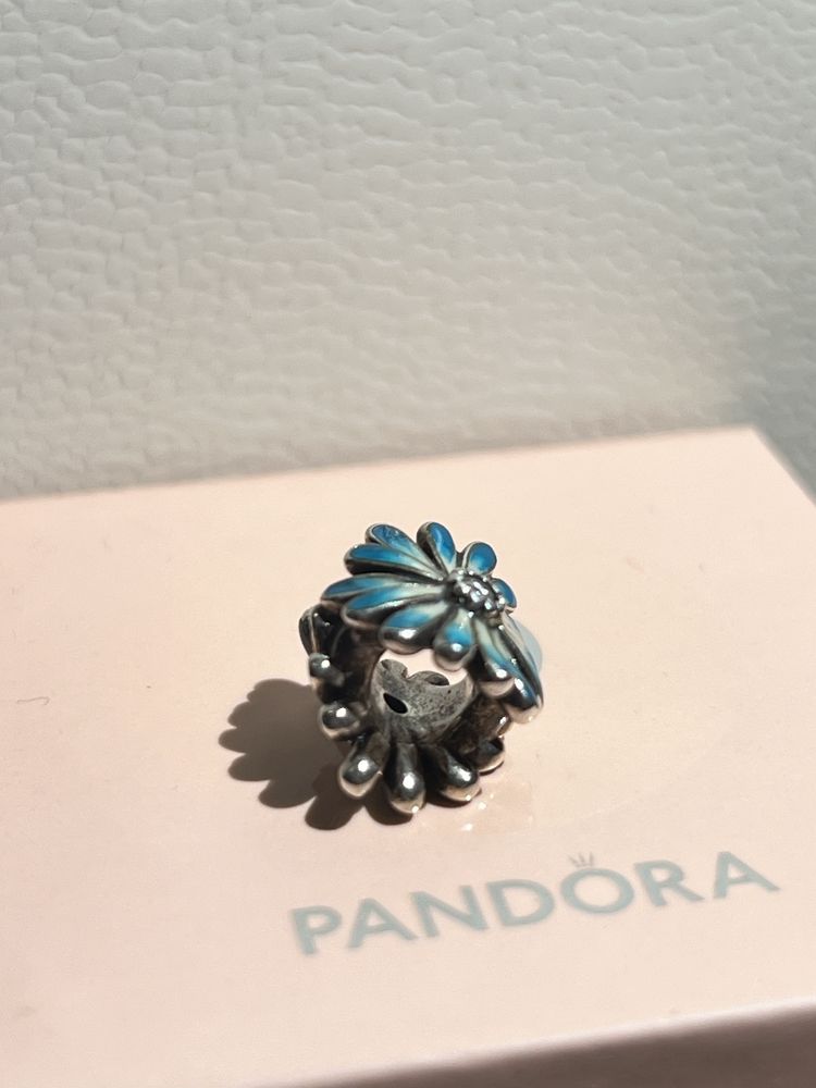 Pandora талисмани - Родословно дърво; Цвете на настроението, Пандора