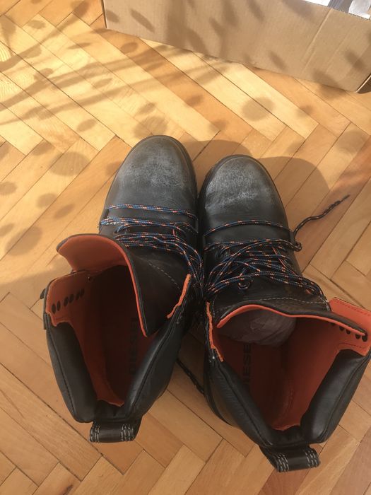 Ghete Diesel noi piele