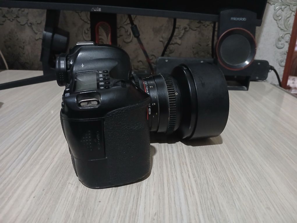 Canon 6 d sotiladi