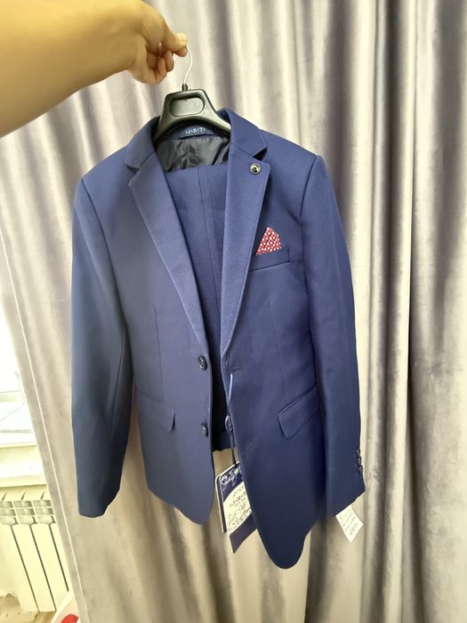 Продам не дорого новое костюм,куртка