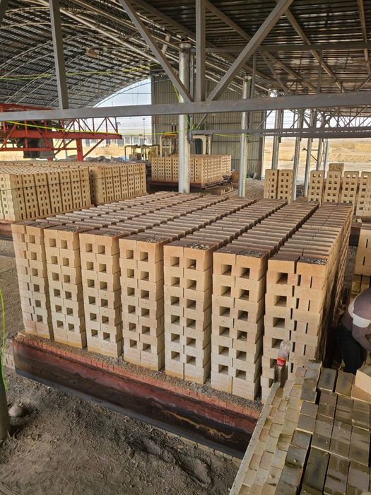 Sifatli pishgan gisht bor