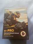 Freedconn R1 PRO интерком за каска с камера и връзка до 8 човека
