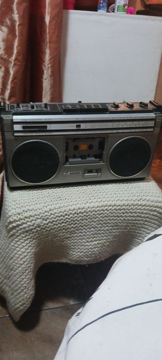 Vând radiocasetofon Asahi japoneze