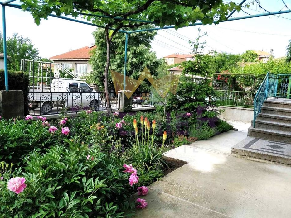 Продава се Къща в с. Страшимирово, Област Варна - 320 кв.м за 663 €/кв.м - Снимка #1