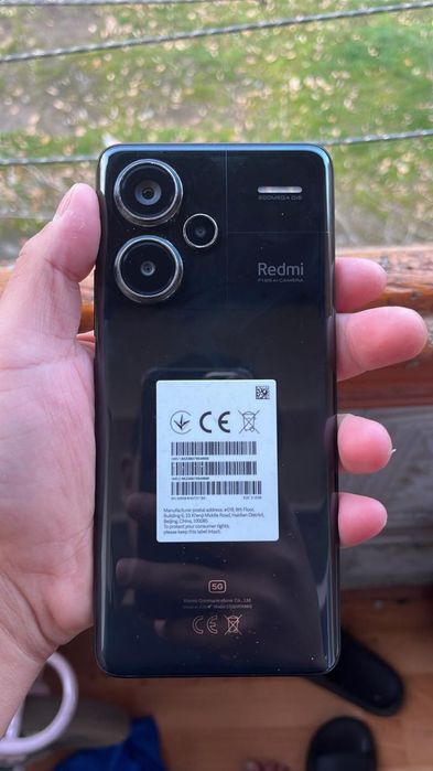 Redmi not 13 pro + 512 гб
В идеале без минус 
Трещина ниче нету
Коробк